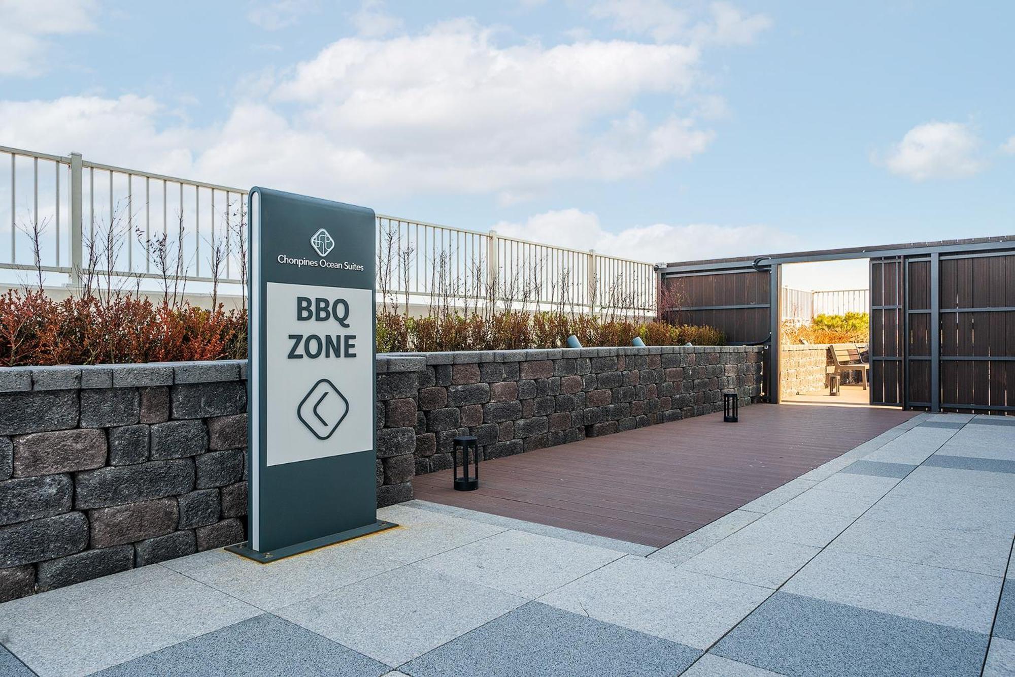 Gangneung Chonpines Ocean Suites Hotel Exterior foto