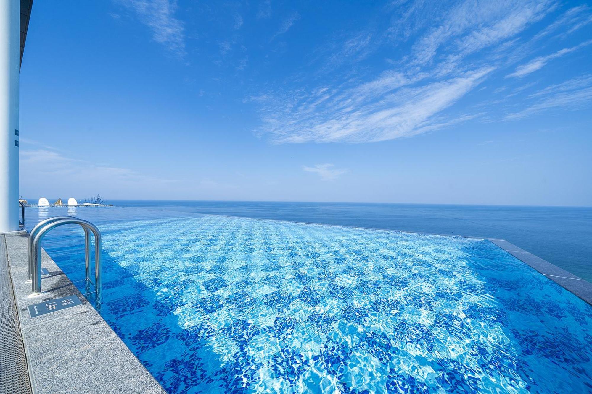 Gangneung Chonpines Ocean Suites Hotel Exterior foto